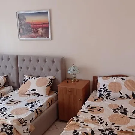Andi's Apartament Апартаменты *